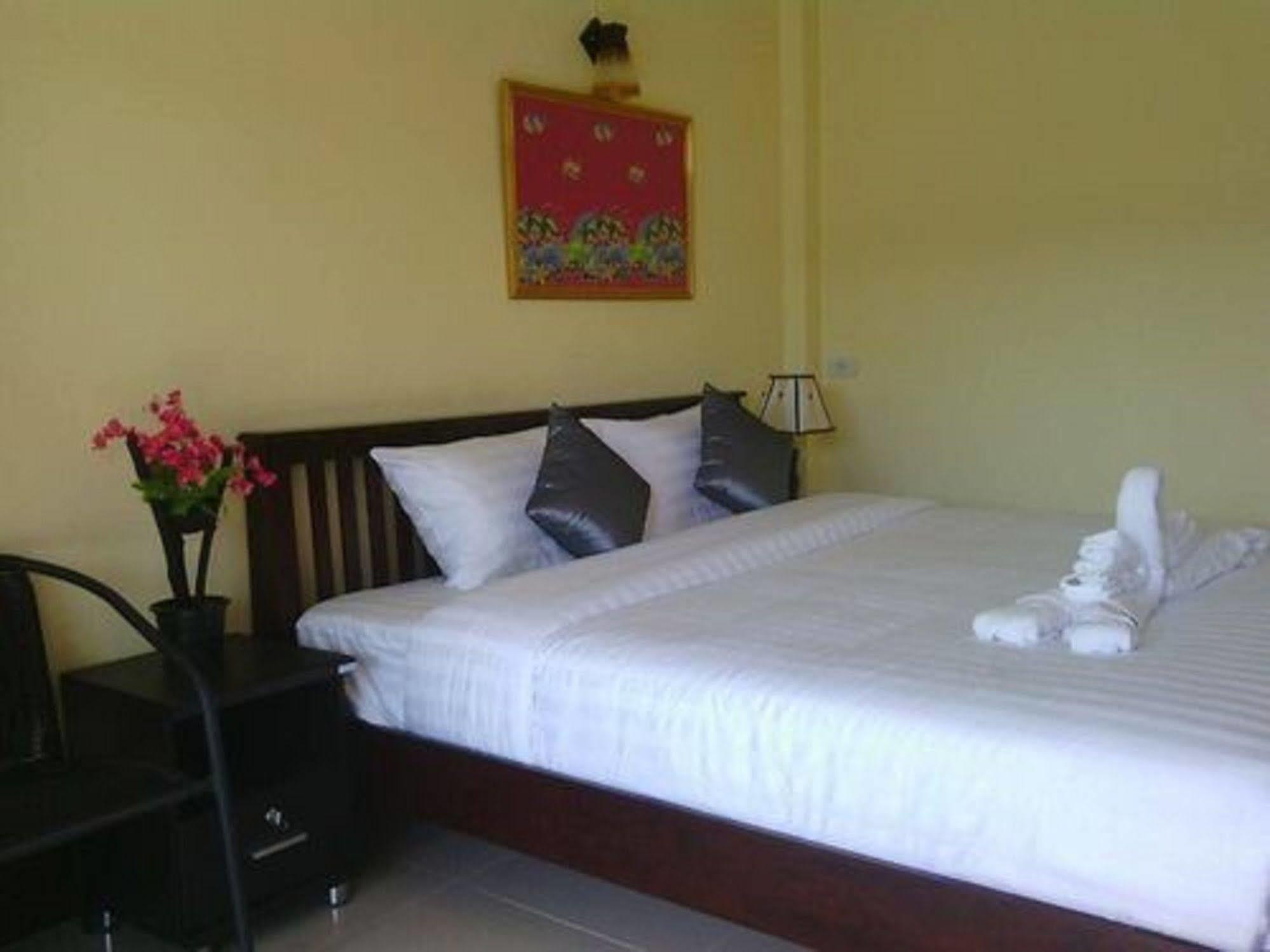 Sunanta Bungalow Koh Lanta Exterior photo